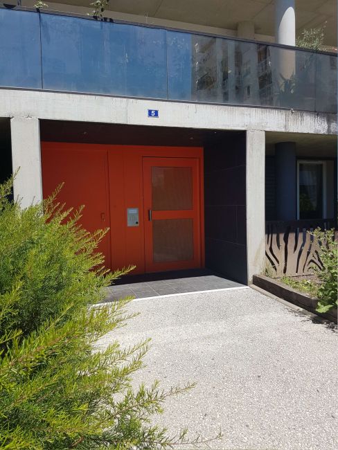 Gamme Sécurité renforcée - Modèle Duo avec insertion tôle dans le clair de vitrage
