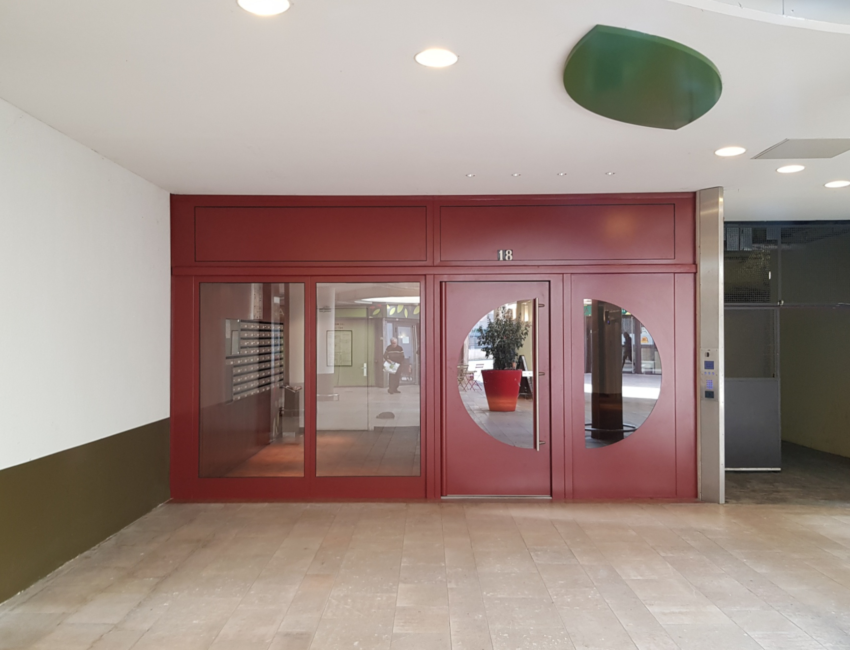 HALL DECOR Cours Les Juilliottes MAISONS ALFORT web2.jpg